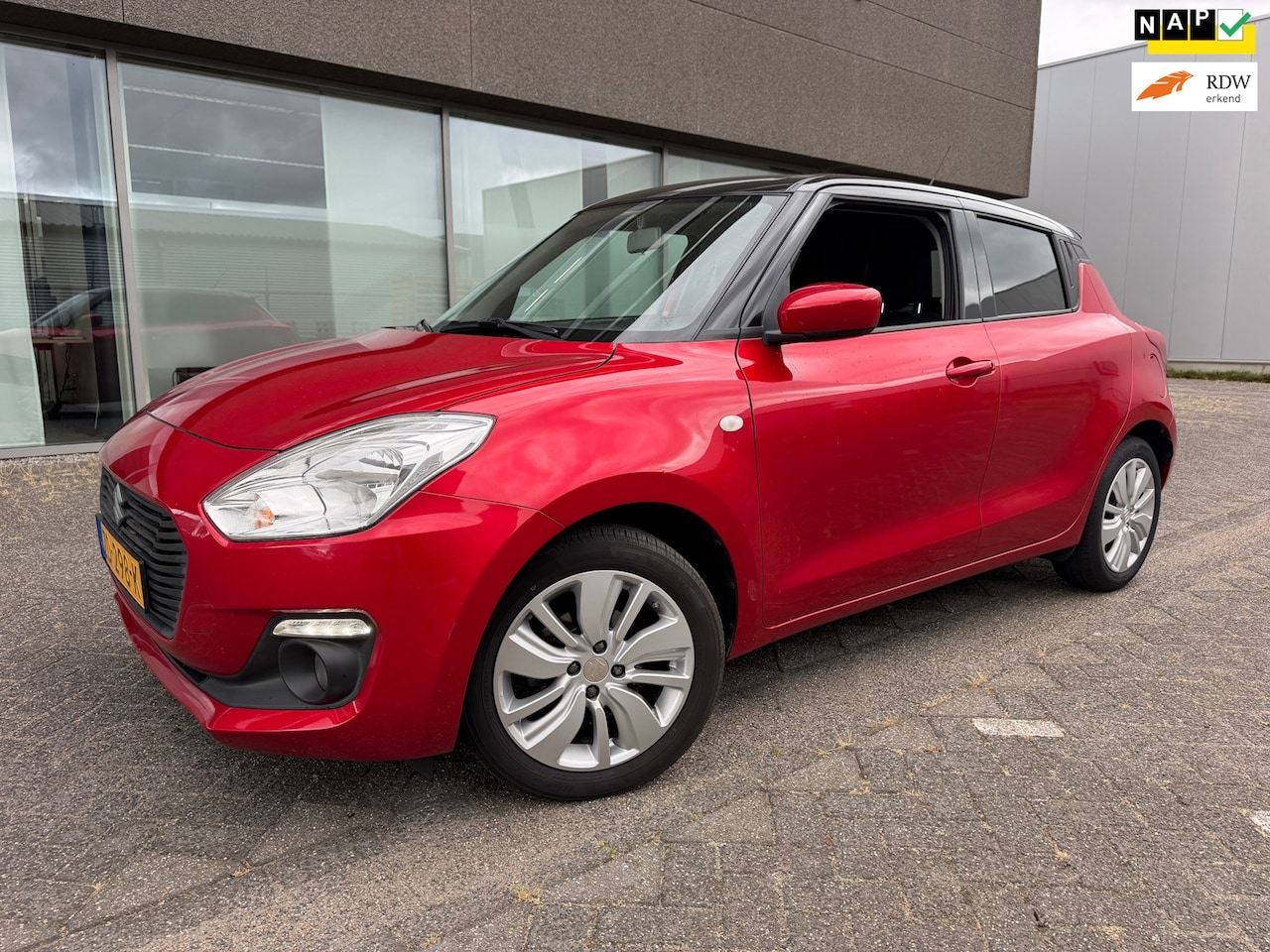 Suzuki Swift - 1.2 Select automaat AIRCO. BJ 5-2019. APK. 5-2027 - AutoWereld.nl