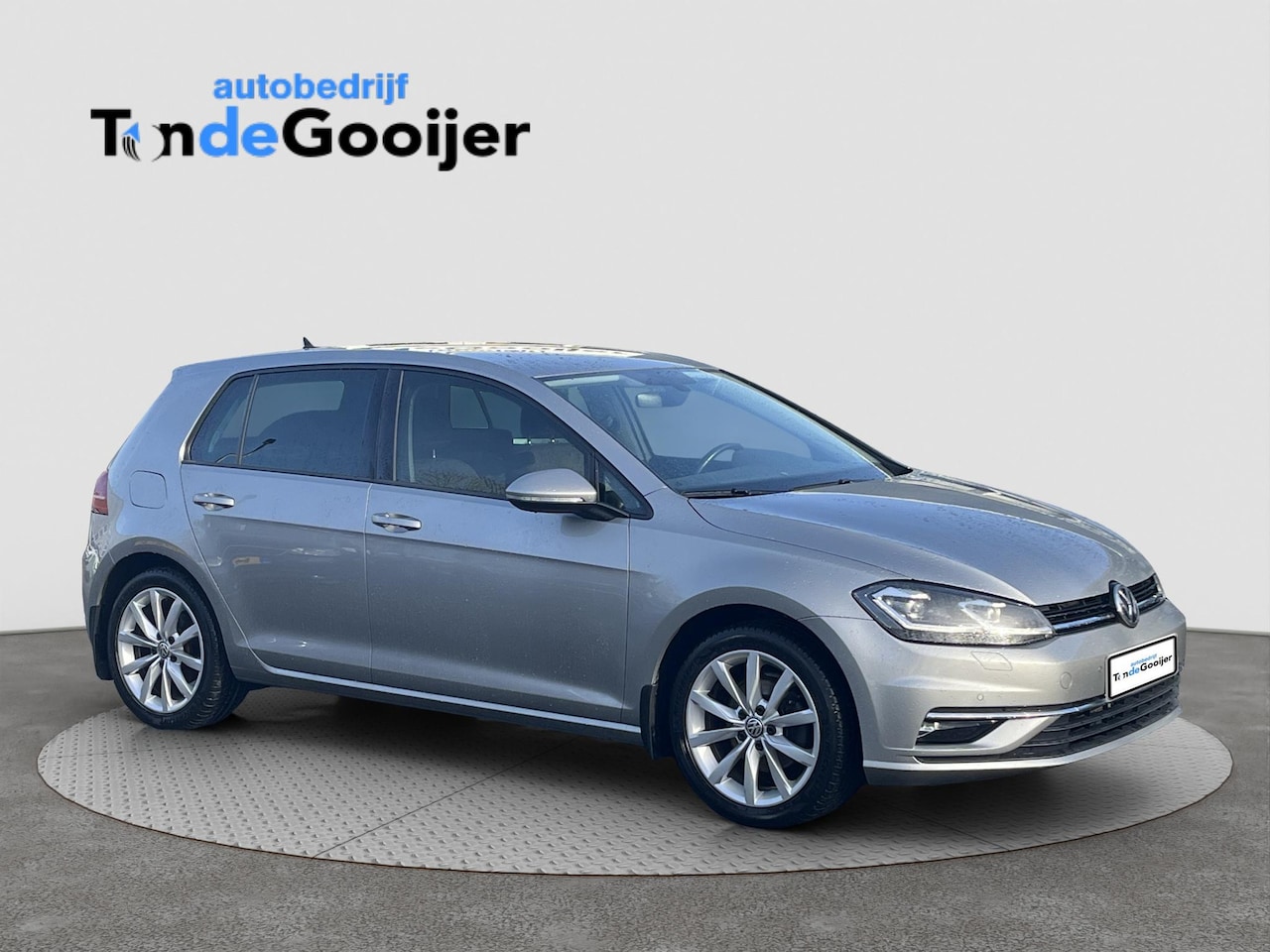 Volkswagen Golf - 1.4 TSi DSG Highline | CAMERA | STANDKACHEL | STOELVERW. | 17" | LED | PDC V+A | - AutoWereld.nl
