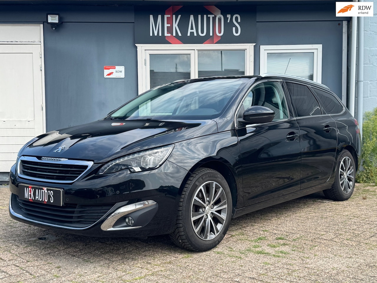 Peugeot 308 SW - 1.2 PureTech Allure|Pano|Navi|Cruise|Climate| - AutoWereld.nl