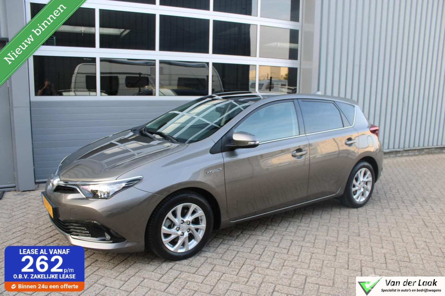 Toyota Auris - 1.8 Hybrid Trend NL Auto | 1e Eigenaar | Panoramadak | Navigatie. - AutoWereld.nl