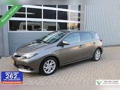 Toyota Auris - 1.8 Hybrid Trend NL Auto | 1e Eigenaar | Panoramadak | Navigatie
