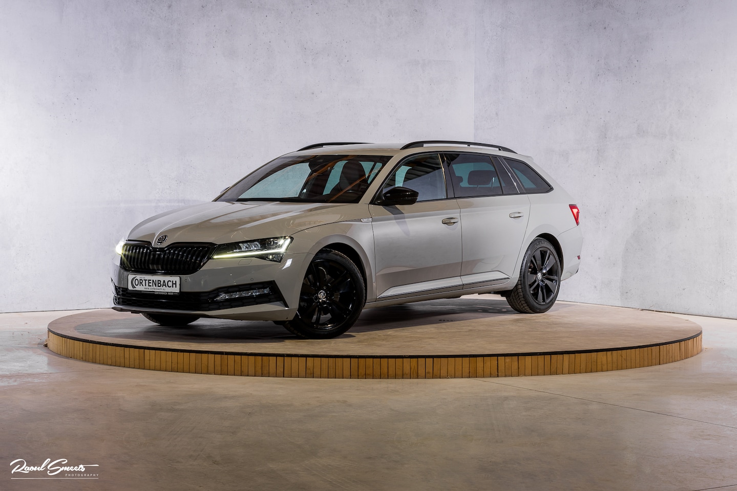 Skoda Superb Combi - 1.5 TSI ACT Sportline Business | Steel Grey | Premium audio | Adaptieve cruise | Blis | - AutoWereld.nl