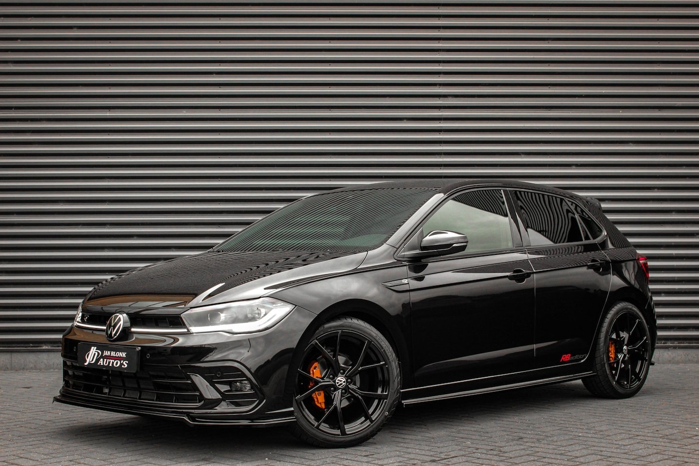 Volkswagen Polo - 1.0 TSI R-Line OPTIONS / FULL BLACK / VERLAGINGSVEREN / APPLE CARPLAY / LED KOPLAMPEN / DI - AutoWereld.nl