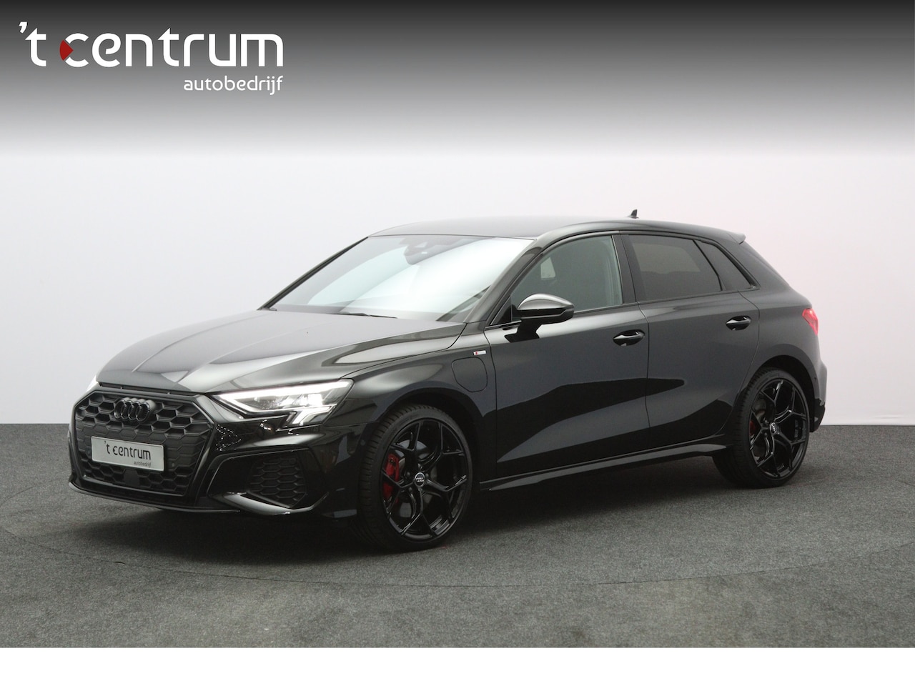 Audi A3 Sportback - 45 TFSI e 245 PK S-Line Edition Competition PHEV, Camera, Sfeerverlichting, RS-Sportstoele - AutoWereld.nl