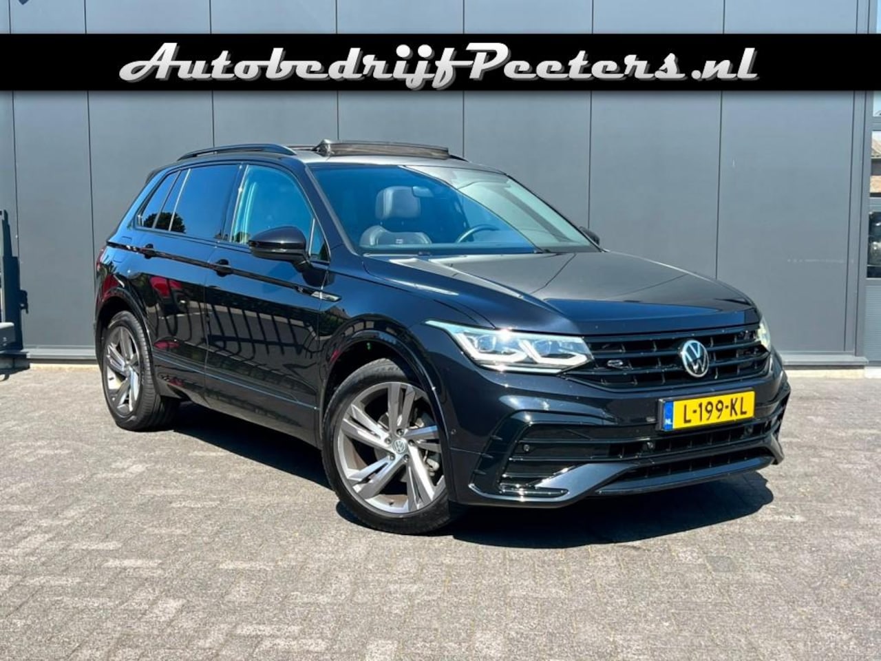 Volkswagen Tiguan - 1.5 TSI R-Line Business 1.5 TSI R-LINE Business +, Pano, Leder, IQ Light, - AutoWereld.nl