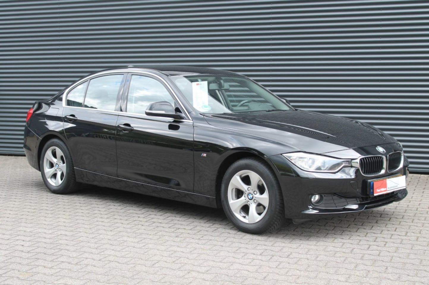 BMW 3-serie - BMW 320i Sedan Edition High Executive - AutoWereld.nl