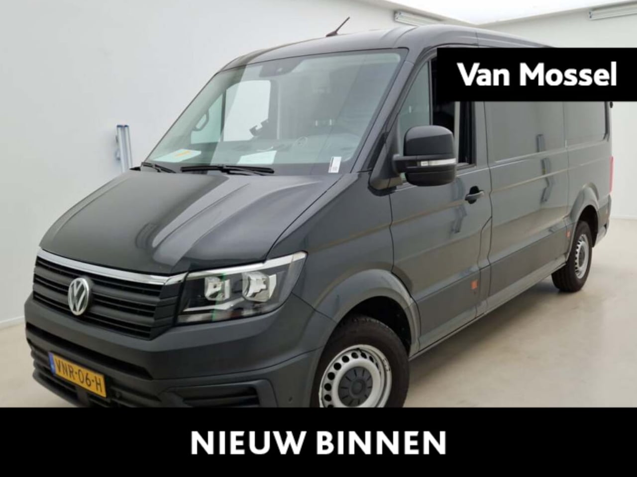 Volkswagen Crafter - 2.0 TDI L3H2 Highline 140PK | Airco | Navigatie | Cruise Control | Multifunctioneel Stuurw - AutoWereld.nl