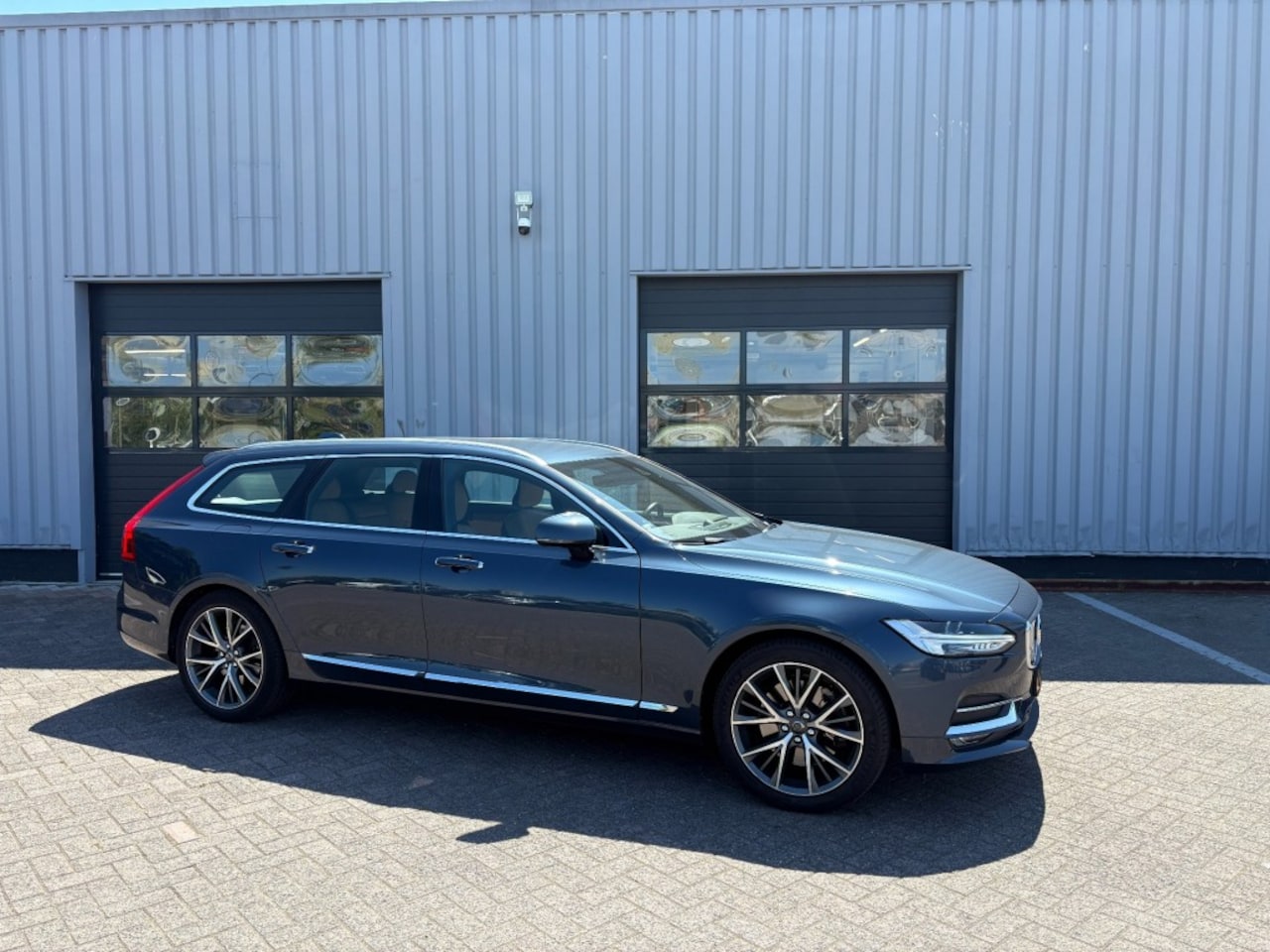 Volvo V90 - 2.0 T5 Inscription BenW audio I Massage I All-in prijs! - AutoWereld.nl