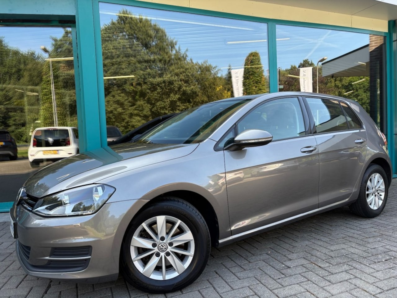Volkswagen Golf - 1.2 TSI COMFORTLINE Climate, Cruise, Navi, TrHaak, NAP - AutoWereld.nl