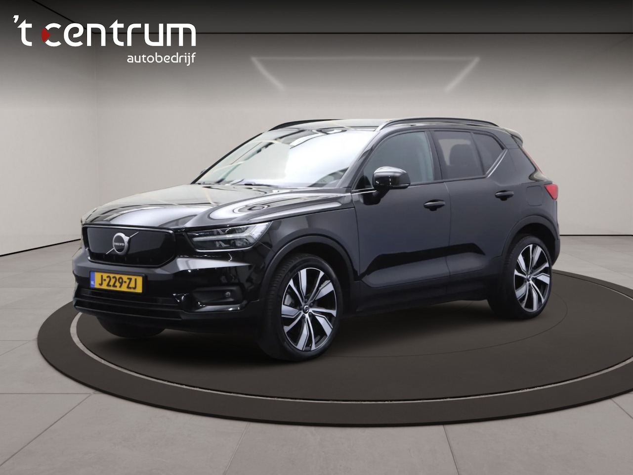 Volvo XC40 - Recharge P8 AWD R-Design Recharge P8 408 PK AWD R-Design, SOH 91%, Leder, H/K Sound, Memory - AutoWereld.nl