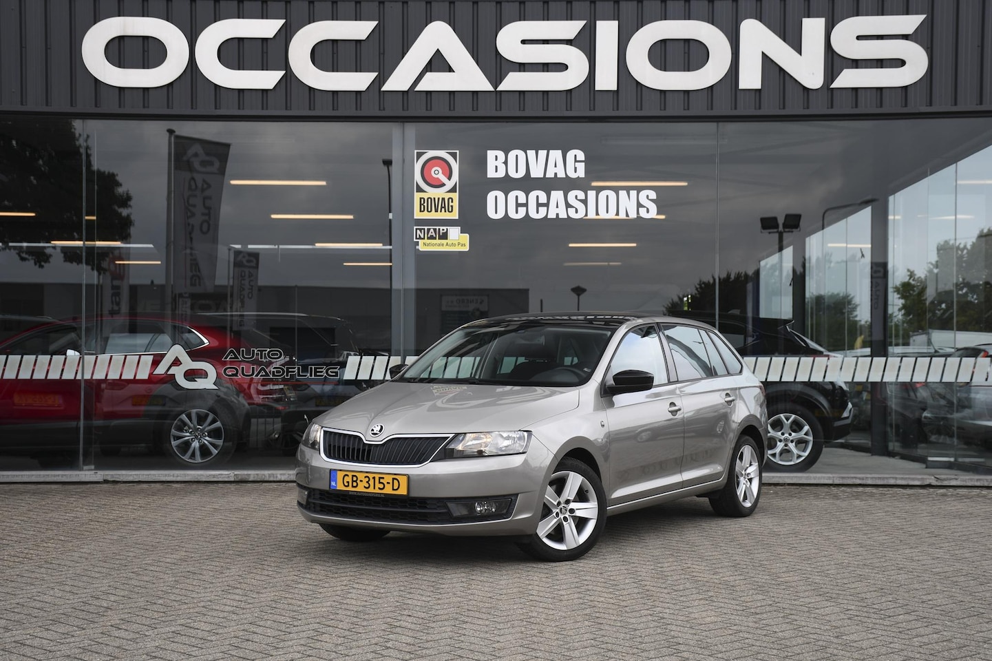 Skoda Rapid Spaceback - 1.2 TSI Greentech Style Edition PANO/ CRUISE/ 16'' - AutoWereld.nl
