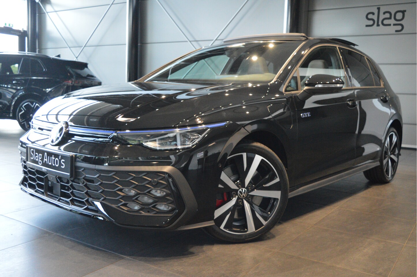Volkswagen Golf - 1.5 eHybrid GTE pano trekhaak camera leer 18 inch 272 pk !! - AutoWereld.nl