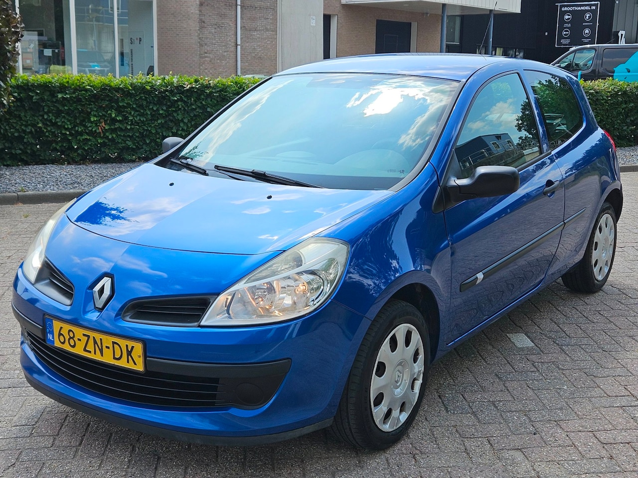 Renault Clio - 1.4-16V Business Line Nieuwe apk 15-08-2027 - AutoWereld.nl