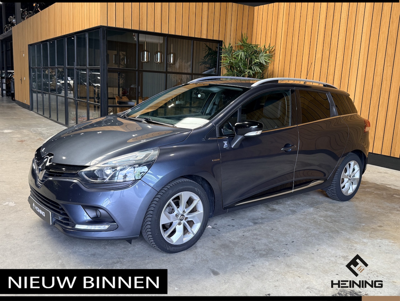 Renault Clio Estate - 0.9 TCe Limited. Cruise control. Navi. NAP - AutoWereld.nl