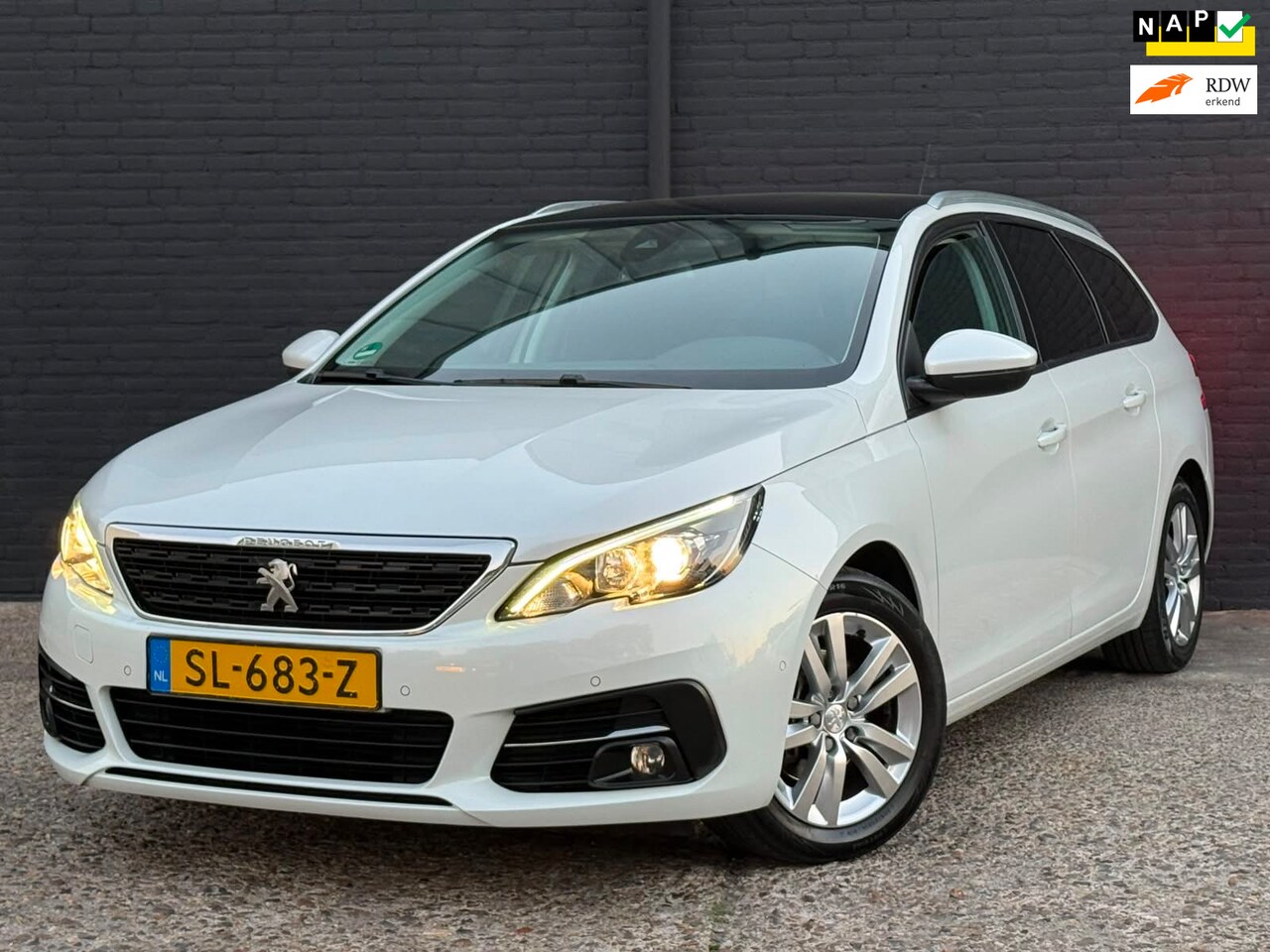 Peugeot 308 SW - 1.6 BlueHDI Blue Lease Executive|PANO|CARPLAY|PDC|TREKHAAK|NWE APK - AutoWereld.nl