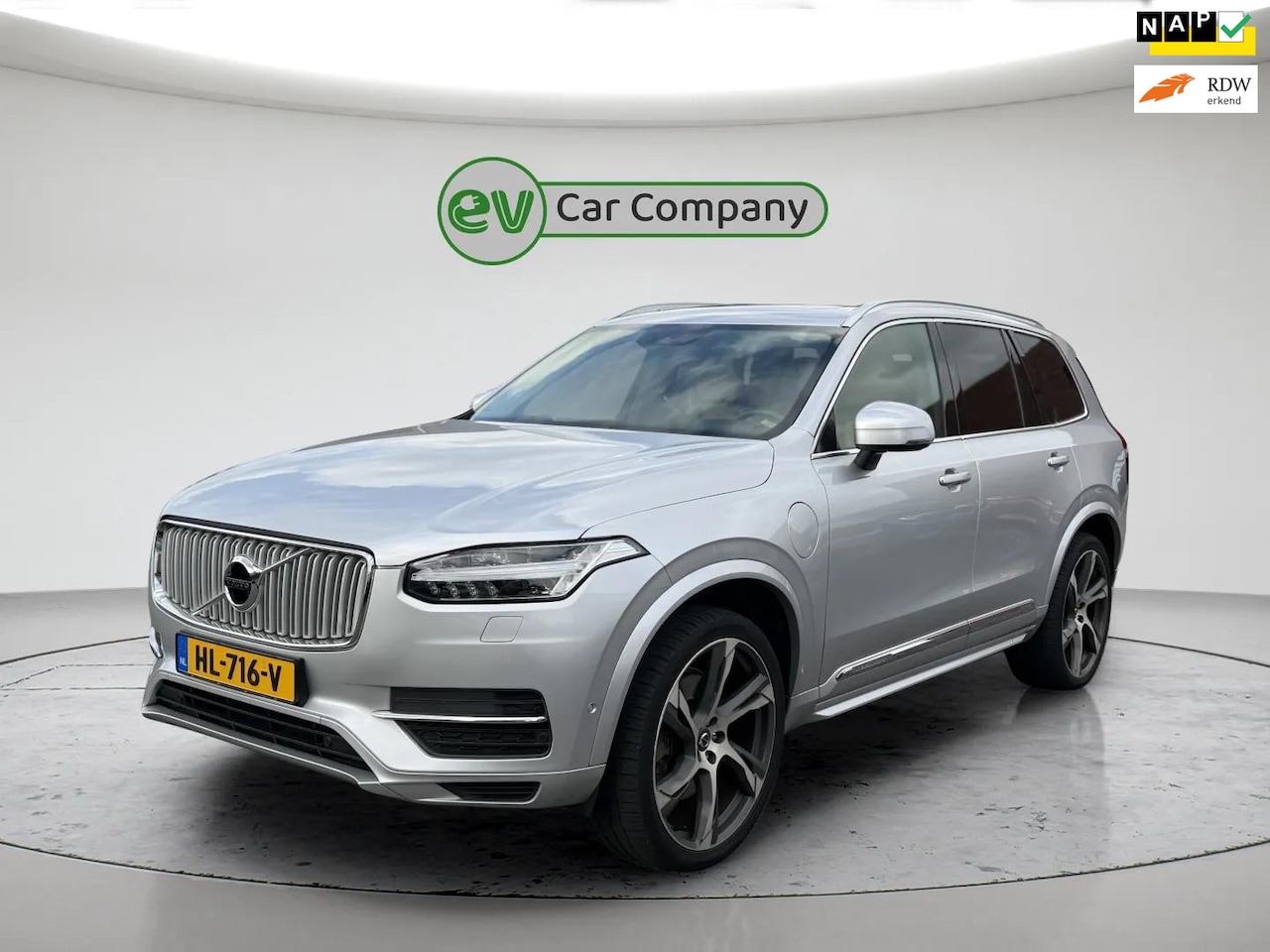 Volvo XC90 - 2.0 T8 Twin Engine AWD Inscription | Dealer onderhouden | Panoramadak | Trekhaak | 7 Perso - AutoWereld.nl