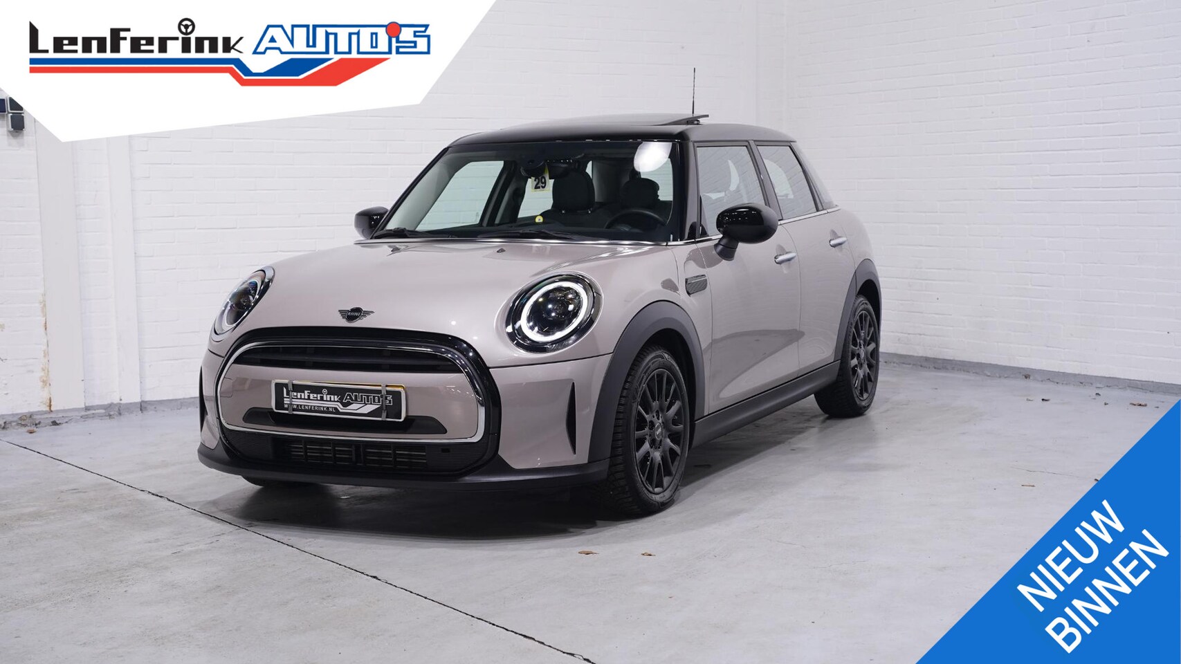 MINI 5-Deurs - 1.5 Cooper Business Edition 2e Eig. NAP Clima Navi Panodak PDC achter Apple-carplay bleuto - AutoWereld.nl