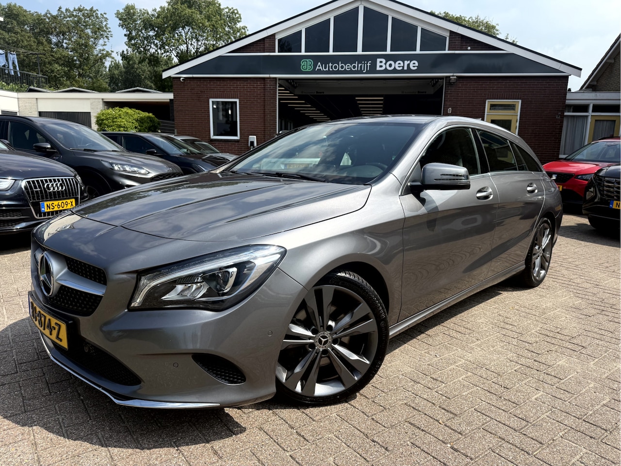 Mercedes-Benz CLA-klasse Shooting Brake - 180 Business Solution 18''Lmv, Camera, Led, Trekhaak - AutoWereld.nl