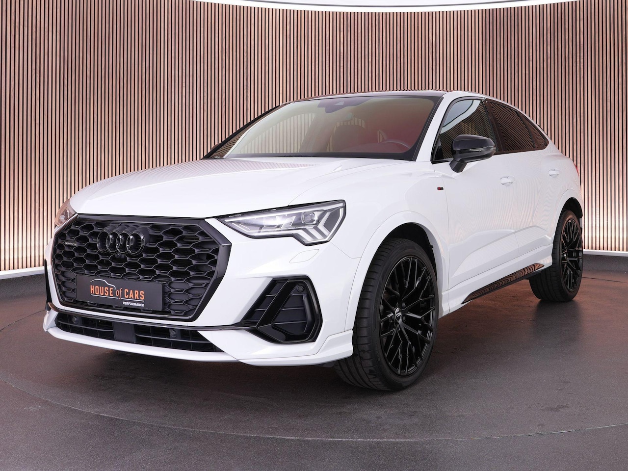 Audi Q3 Sportback - 45 TFSI 230pk quattro edition one |S-line|Maxton|panoramadak|B&O|Matrix LED|360 camera|ACC - AutoWereld.nl