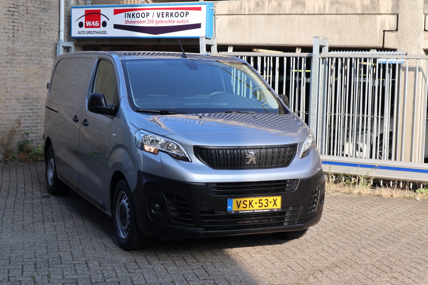 Peugeot Expert - 1.5 BlueHDI 100 Standard Premium 1.5 BlueHDI 100 Standard Premium - AutoWereld.nl
