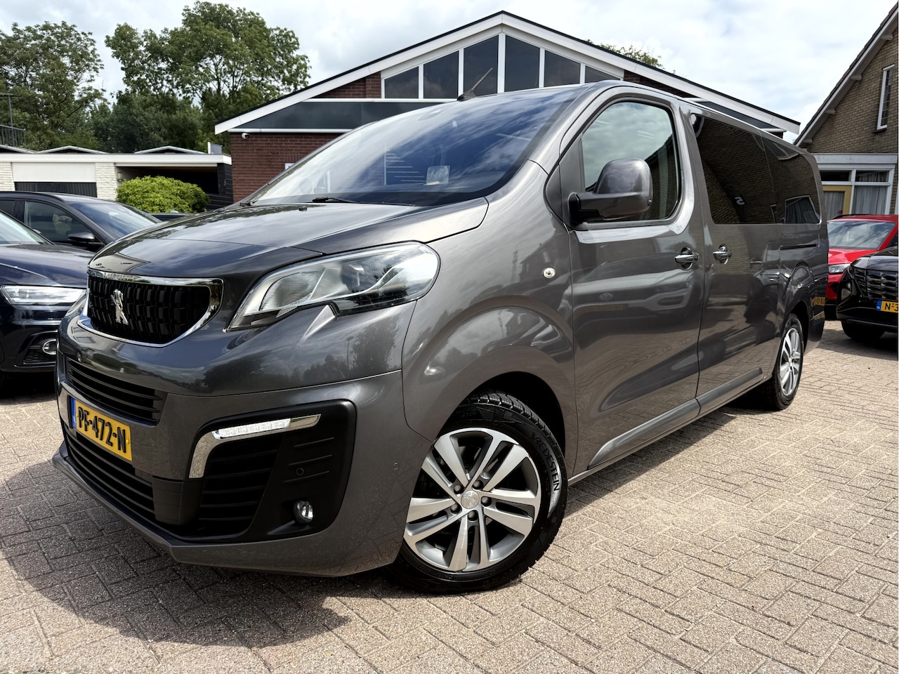 Peugeot Traveller - 2.0 BlueHDi 150pk Business VIP Long 6-Persoons Vol Opties! - AutoWereld.nl