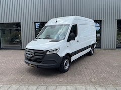 Mercedes-Benz eSprinter - 320 L2 Pro 81kWh 313km LED Winterpakket DC snelladen 115kW Mbux Spiegelpakket Cruisecontro