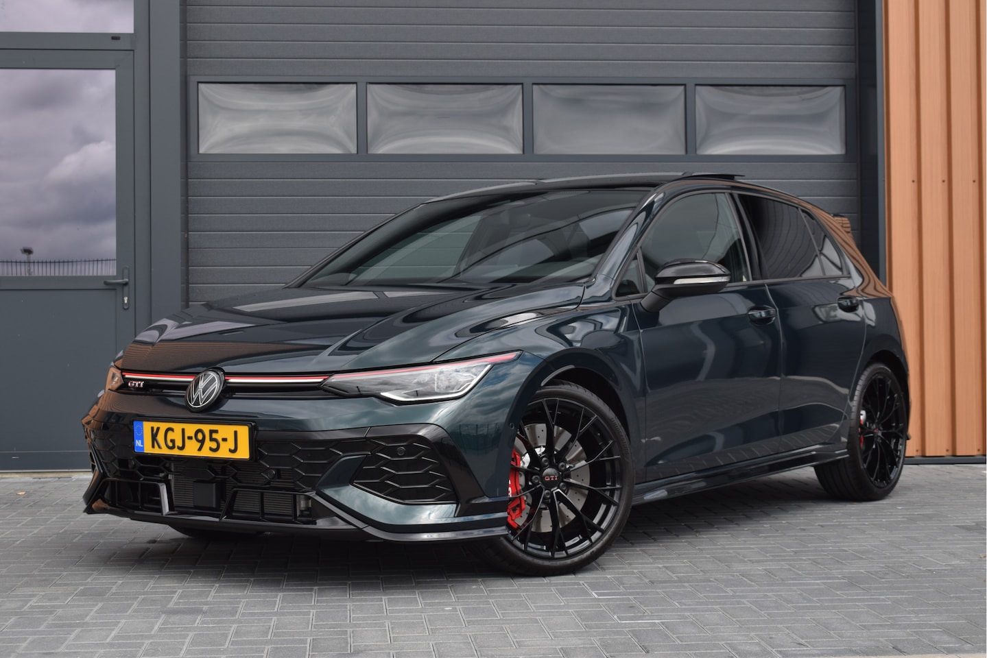 Volkswagen Golf - 2.0 TSI GTI Clubsport Edition 50 2.0 TSI GTI Clubsport Edition 50 325pk - AutoWereld.nl