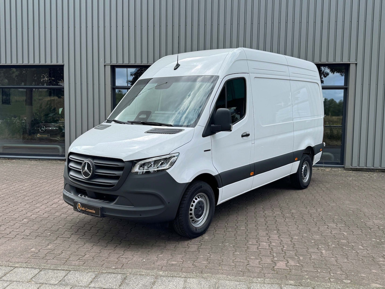 Mercedes-Benz eSprinter - 320 L2 Pro 81kWh Winterpakket DC snelladen 115kW Mbux Spiegelpakket Cruisecontrol Airco St - AutoWereld.nl