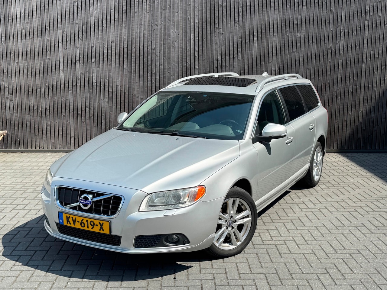Volvo V70 - 3.2 Summum 2011 6 Cilinder Zeldaam - AutoWereld.nl
