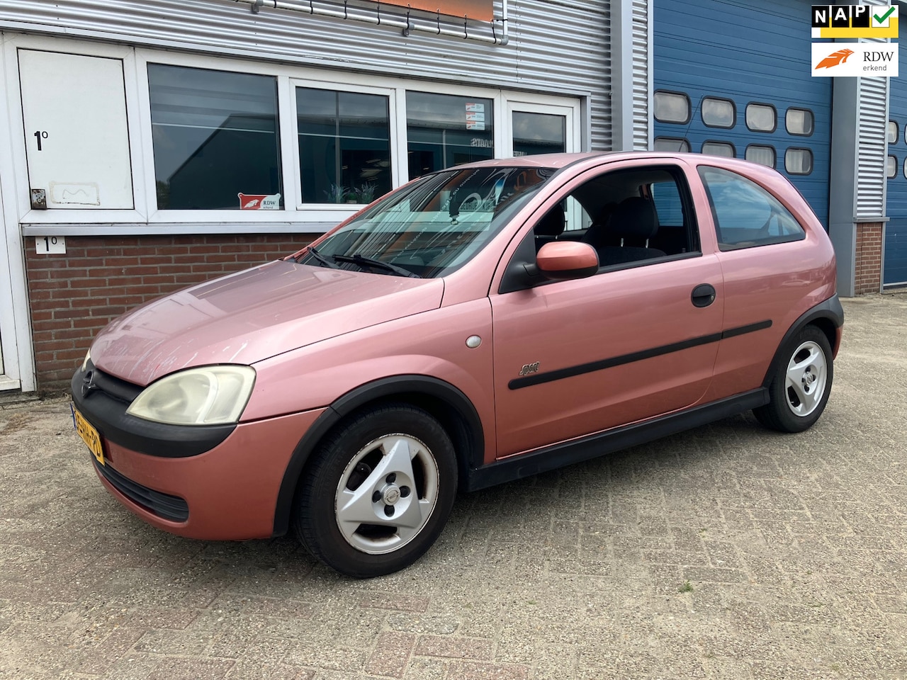Opel Corsa - 1.2-16V Sport 1.2-16V Sport - AutoWereld.nl