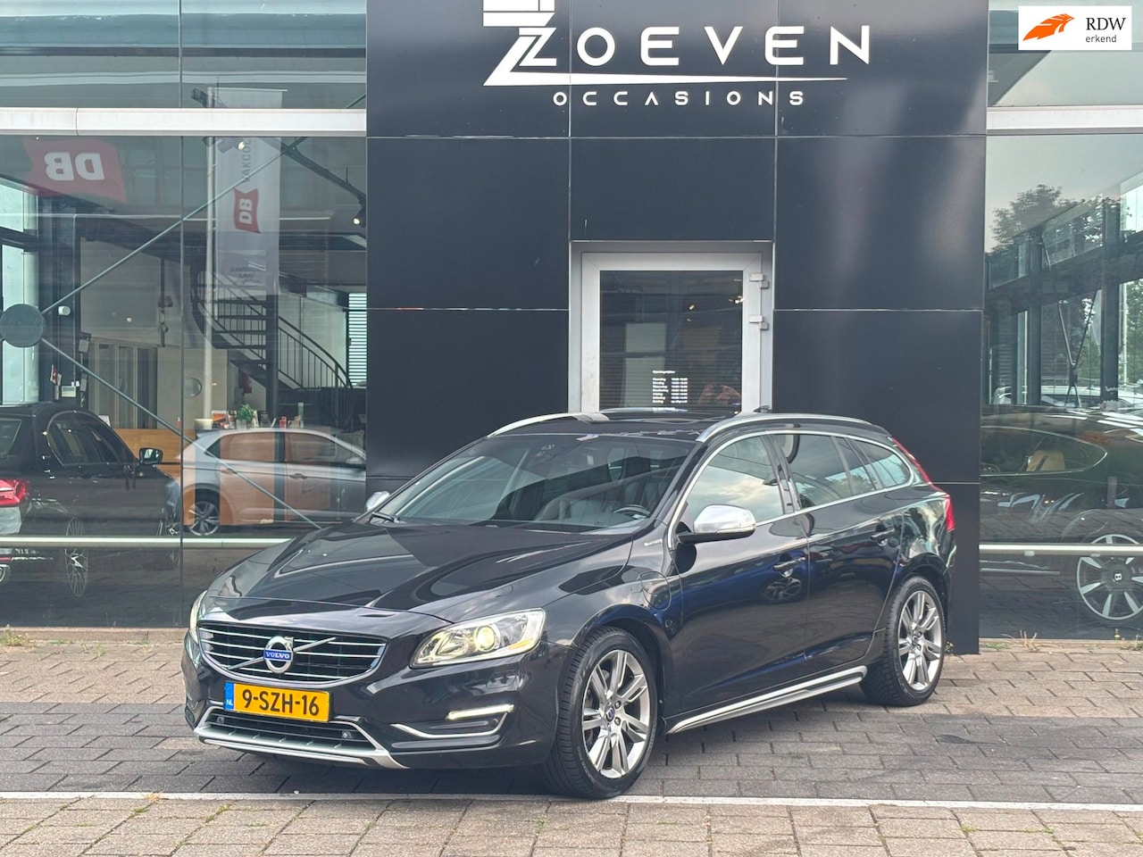 Volvo V60 - 2.4 D6 AWD Plug-In Hybrid Summum 2.4 D6 AWD Plug-In Hybrid Summum - AutoWereld.nl