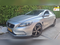 Volvo V40 - 2.0 D2 Momentum Business