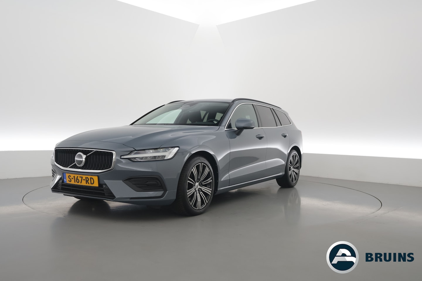 Volvo V60 - 2.0 B3 Core | Prijs rijklaar | Trekhaak | Camera | ACC | 4x Stoel + stuuverw. | - AutoWereld.nl