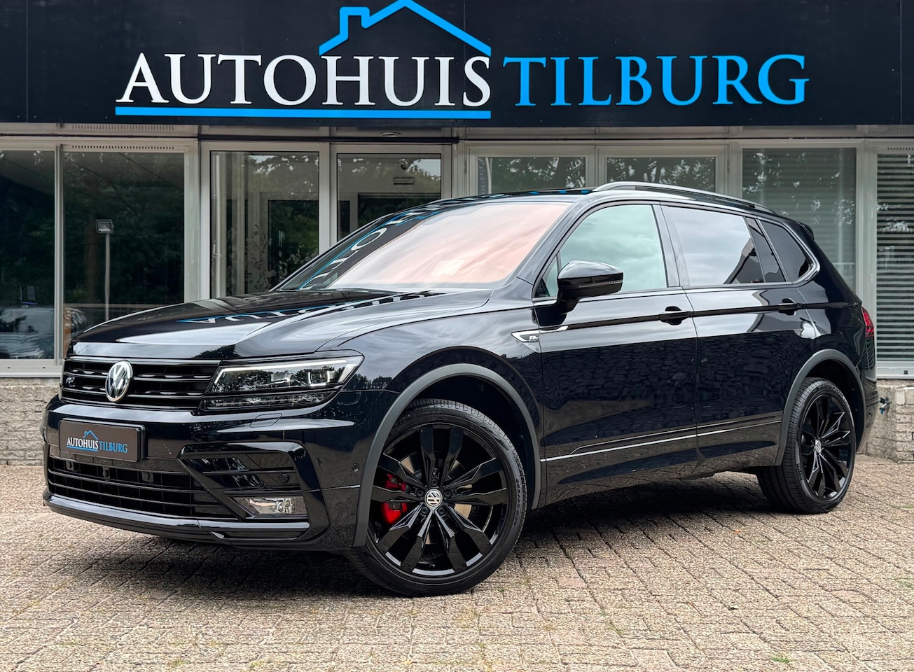 Volkswagen Tiguan Allspace - 2.0 TSI 4Motion 3X R-Line 7p. Pano Leder Trekhaak - AutoWereld.nl