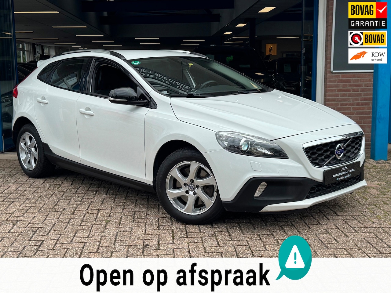 Volvo V40 Cross Country - 1.5 T3 Nordic+ 2016 AUT NAVI Trekh - AutoWereld.nl