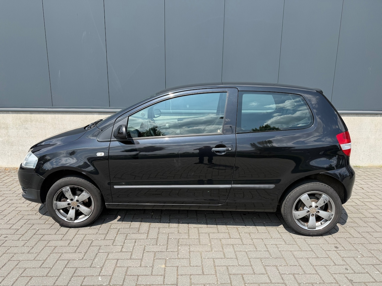 Volkswagen Fox - 1.2 Trendline 1.2 Trendline, nieuwe APK, set velgen/winterbanden, lage KM stand - AutoWereld.nl