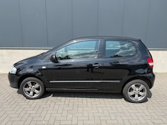 Volkswagen Fox - 1.2 Trendline, nieuwe APK, set velgen/winterbanden, lage KM stand