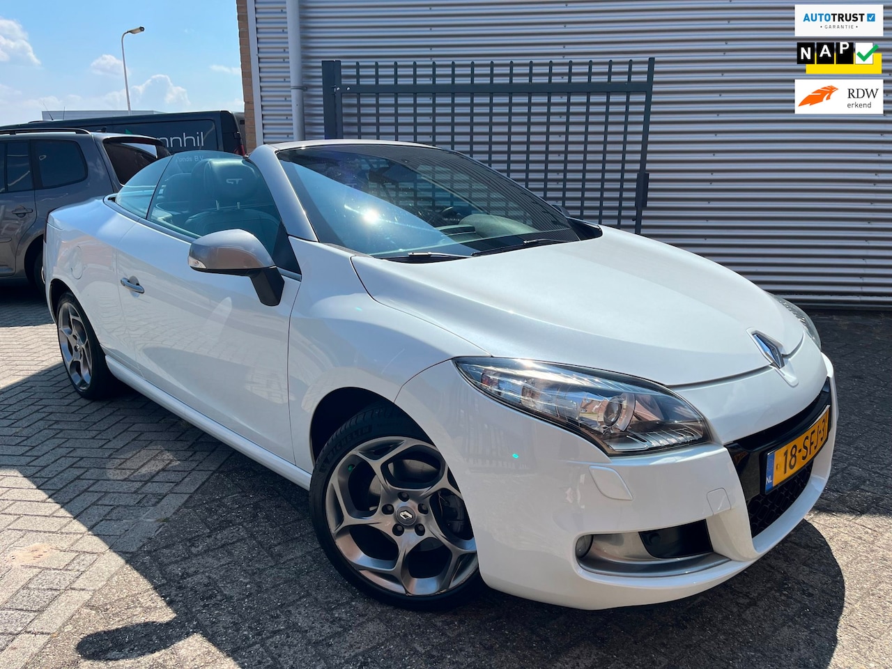 Renault Mégane coupé cabriolet - 2.0 TCE GT Line|Leder|Navi|Airco|Trekhaak|PDC| - AutoWereld.nl