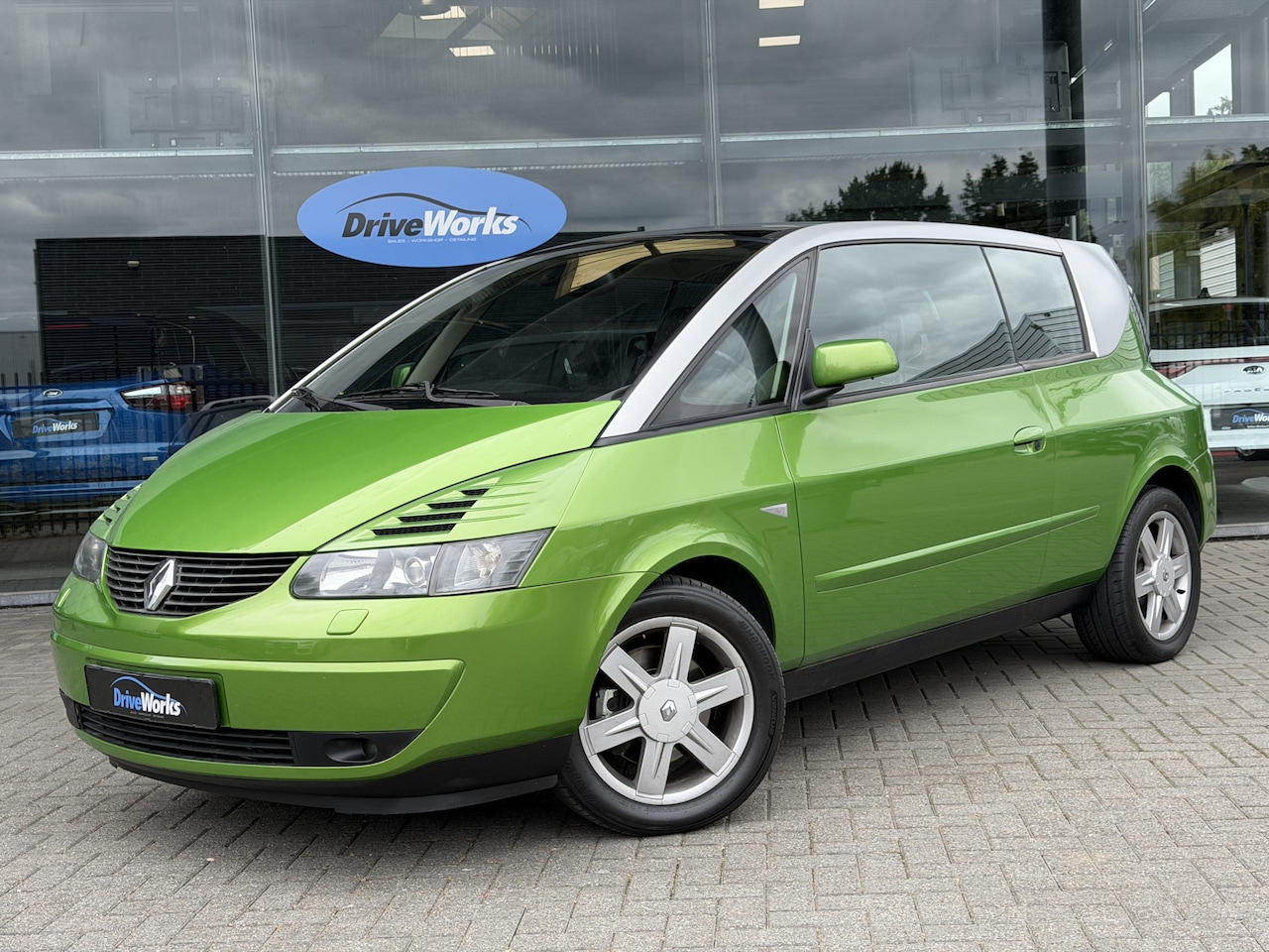 Renault Avantime - 3.0-24V V6 Privilège | Taiga Vert | Full service history |   Interesse, Proefrit? Bel of a - AutoWereld.nl