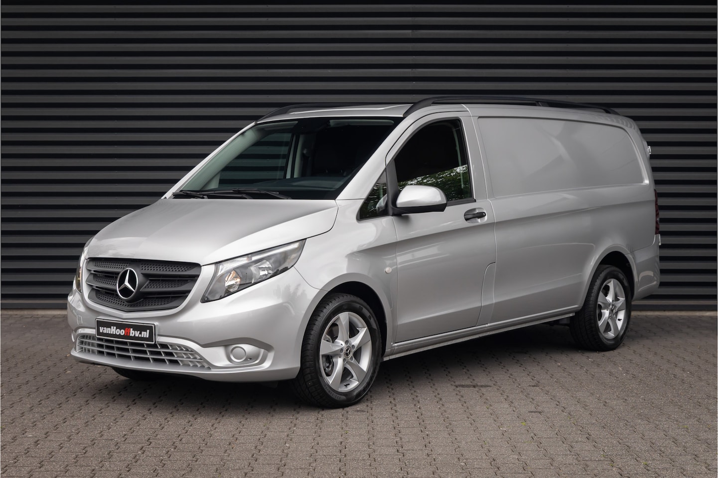 Mercedes-Benz Vito - 111 CDI Lang - 17 inch LM - Camera - AutoWereld.nl