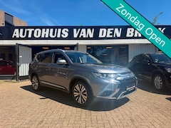 Mitsubishi Outlander - 2.0 Instyle+ 4WD|7Pers|Automaat|Navi|Pano|360 Camera|Xenon|Leder|Lmv|Nw Apk