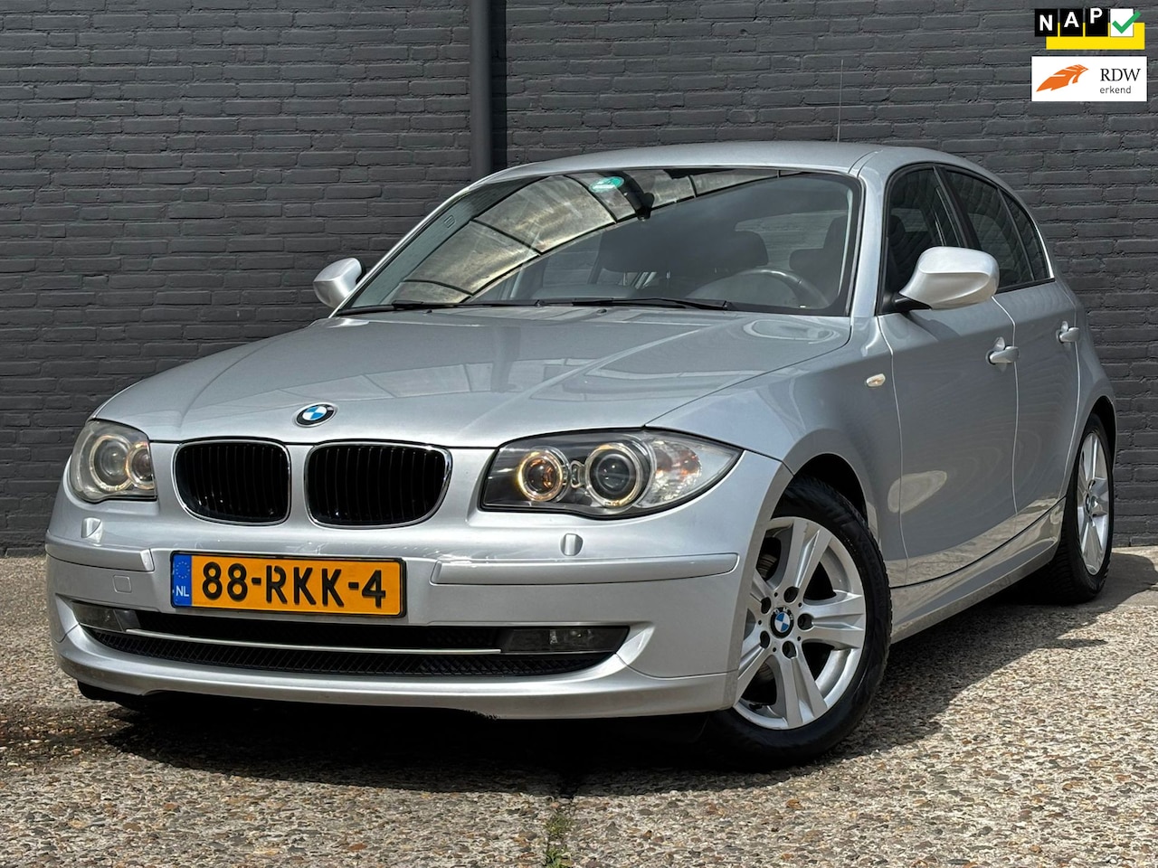 BMW 1-serie - 116i EffDyn. Ed. Business Line Ultimate Edition AIRCO|ELEK RAMEN|LEDER|CRUISE|NWE APK - AutoWereld.nl