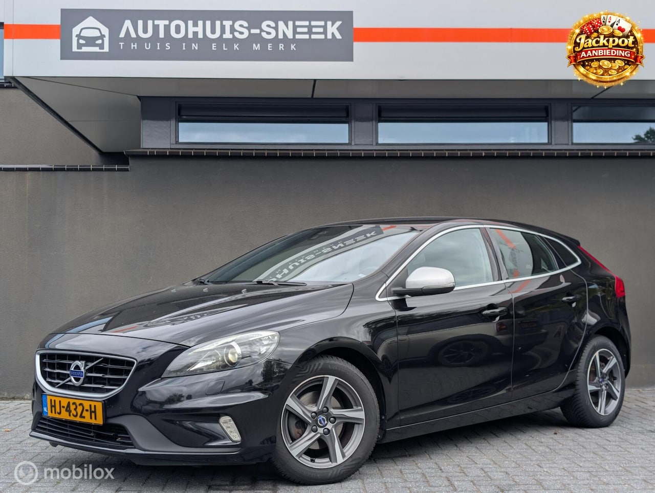 Volvo V40 - 2.0 D2 R-Design | Trekhaak | NAP | Stoelverwarming - AutoWereld.nl