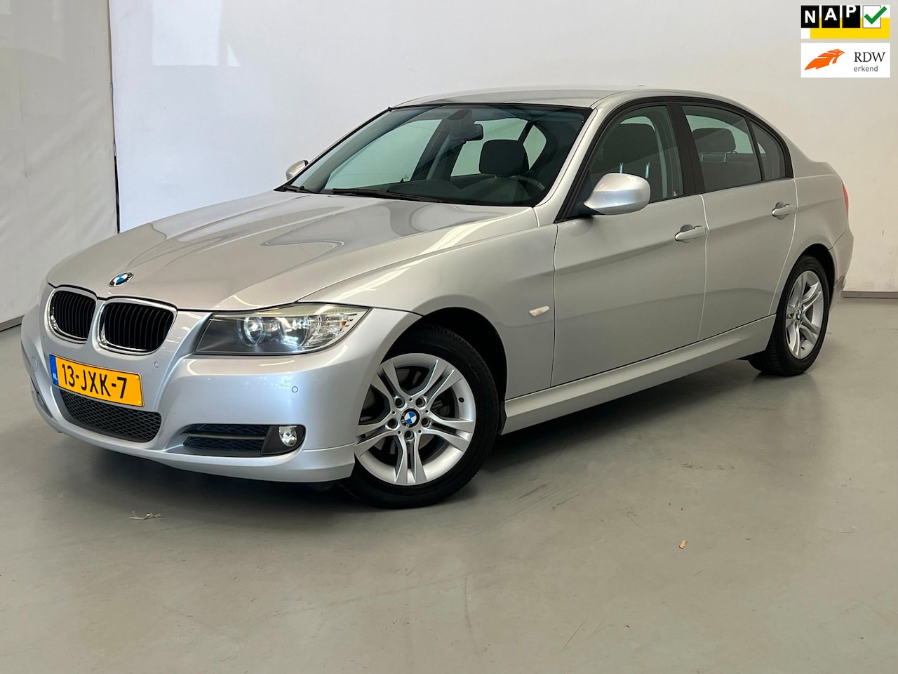 BMW 3-serie - 318i / NL-auto / 2e eig / Dealer Onderhouden - AutoWereld.nl