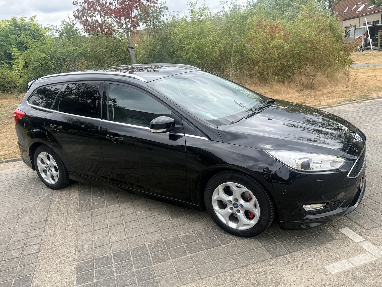 Ford Focus Wagon - 1.5 Titanium TItanium + Full ST-Line - AutoWereld.nl