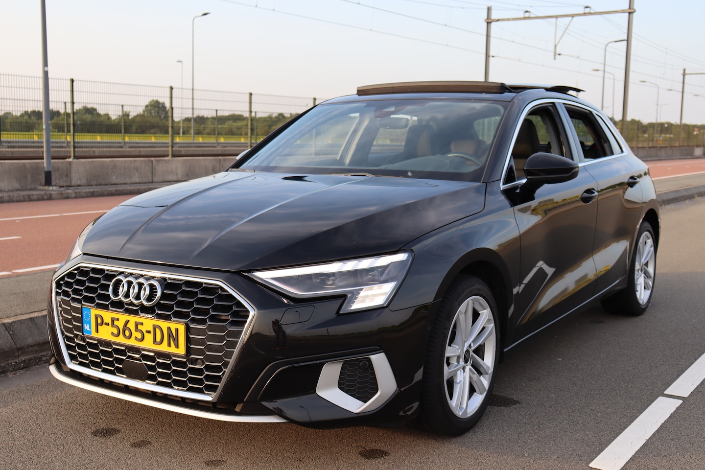Audi A3 Sportback - 35 TFSI Business edition Sporback 35 TFSI Prestige 150pk S-tronic 2021 Zwart - AutoWereld.nl