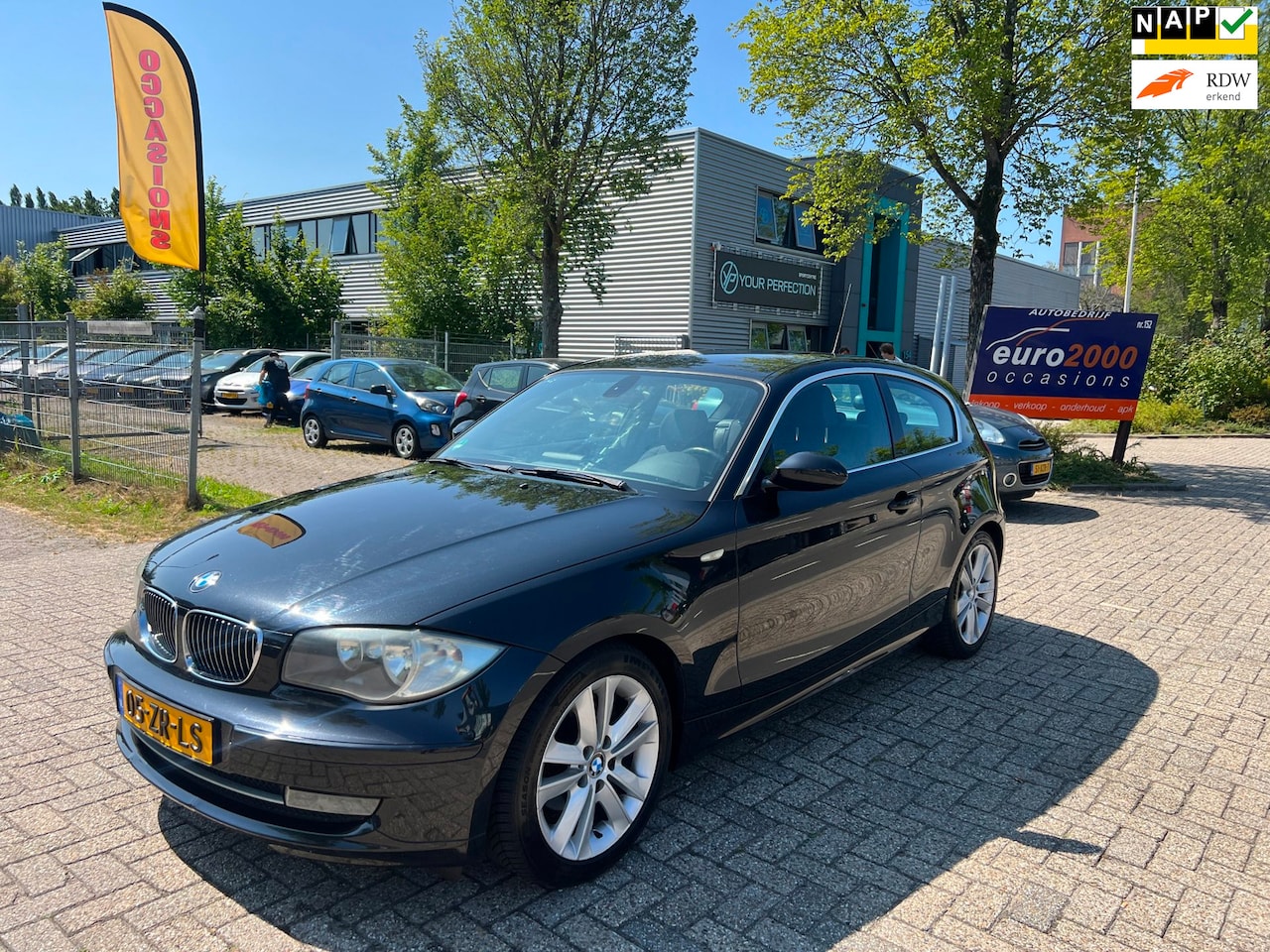 BMW 1-serie - 118i Business Line - AUTOMAAT - NETTE STAAT ! - AutoWereld.nl