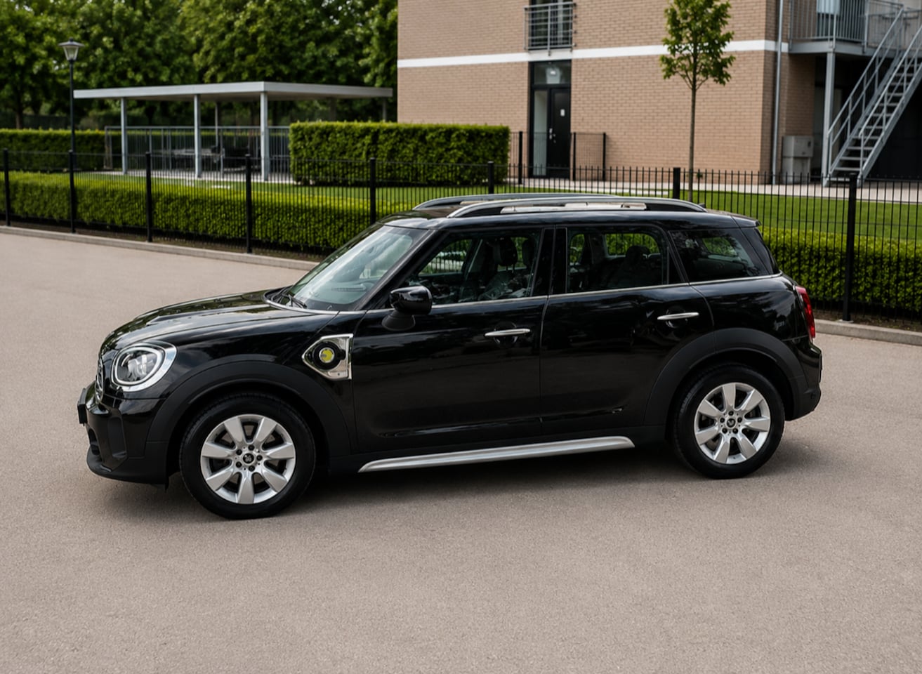 MINI Countryman - 1.5 ALL4 220pk Hybrid  automaat - dakrails - pdc - CarPlay - ecc - led - dab - - AutoWereld.nl