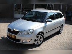 Skoda Fabia Combi - 1.2 TSI Cruise control, Climate control, Trekhaak, Armsteun, Boordcomputer 15" LMV