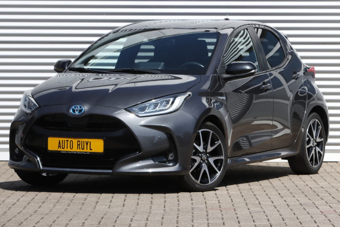Toyota Yaris - 1.5 Hybrid Executive JBL / Head-Up - AutoWereld.nl